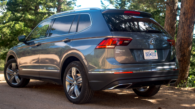 Illustration for article titled The 2018 Volkswagen Tiguan Is Sterile But Has A Third Row Because You Aren't